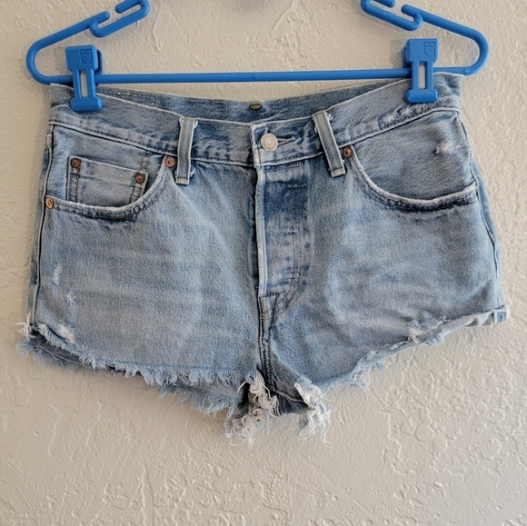 Levi's 501 Shorts Size 28 - Picture 1 of 6